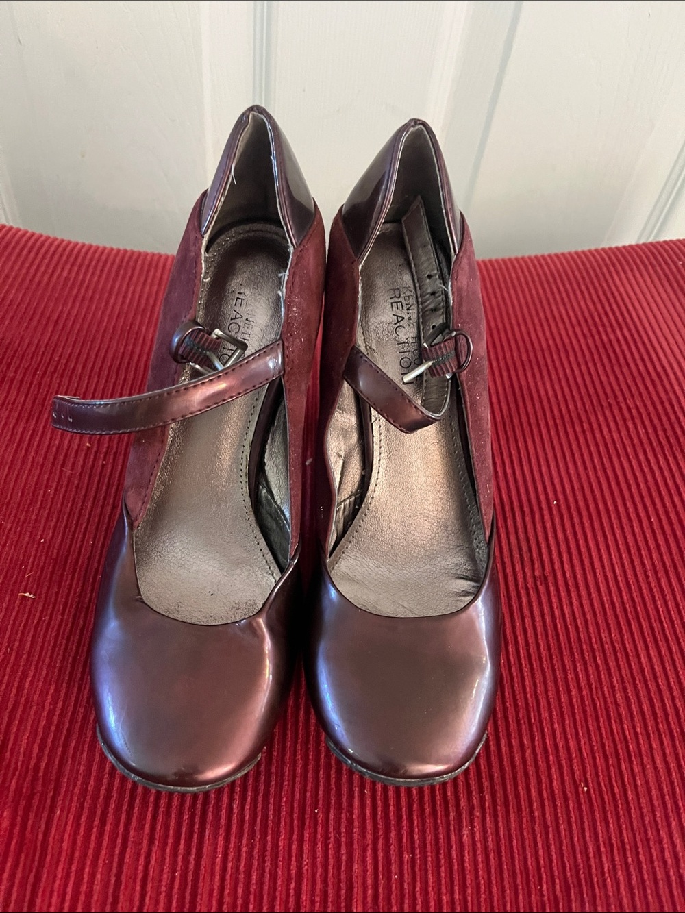Kenneth Cole Reaction Burgundy Mary Jane Pumps- size 6
